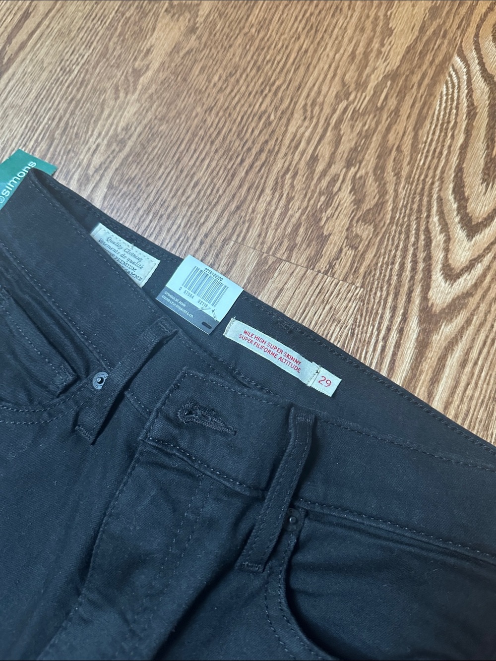 Levis’ mile high size 29 NWT